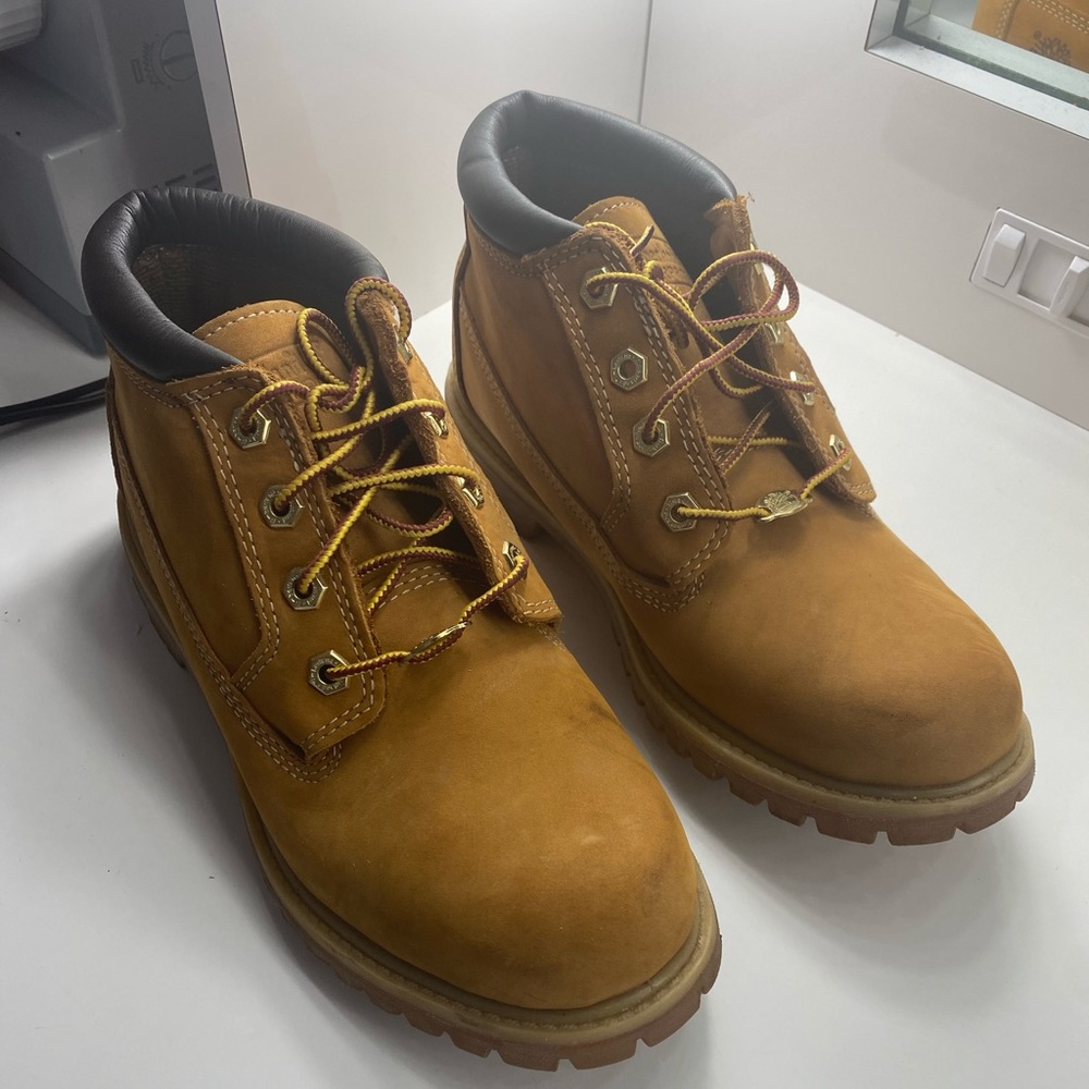 Timberland boots size 8 women